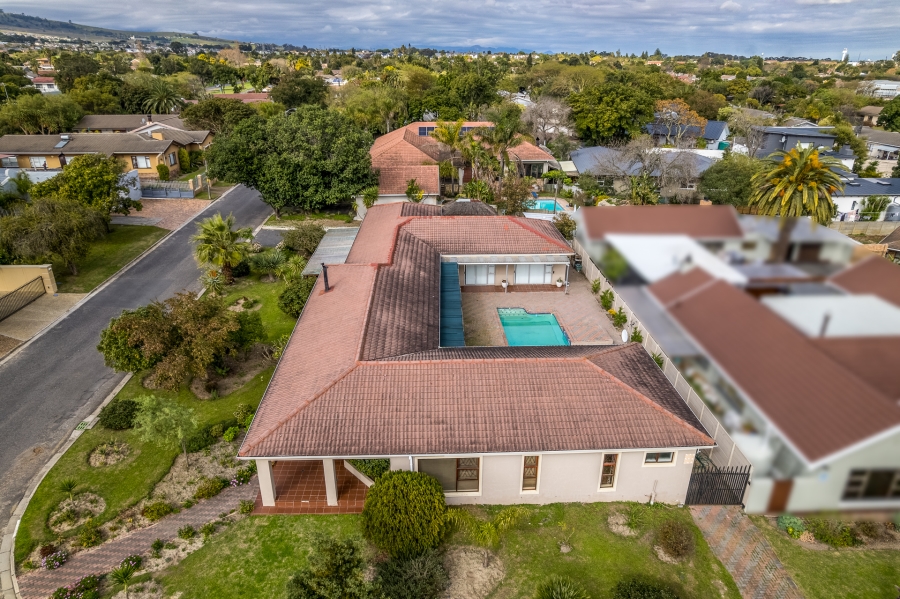 6 Bedroom Property for Sale in Elim Western Cape